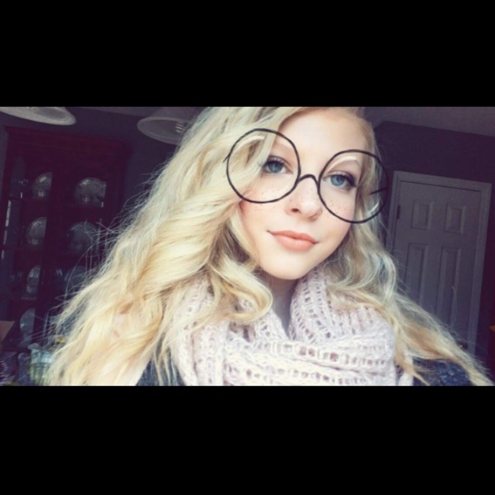 Meet your Posher, Madison